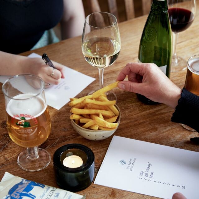 It’s Quiz Night tomorrow night from 7pm with dining voucher prizes to be won.

Here’s your first question: If you win vouchers tonight, what will you do with them?

#ThePlumeOfFeathers #ThePlumeMitchell #Quiz #QuizNight #PubQuiz